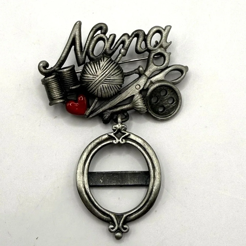 Vintage Nana‎ Sewing Brooch Silver Tone – Sentimental Novelty Pin